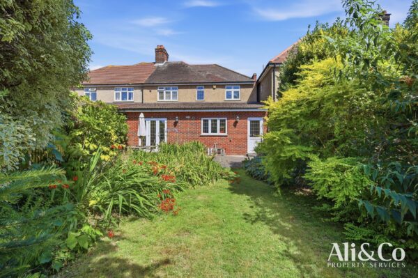 Bradleigh Avenue, Grays
