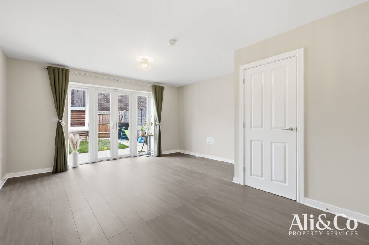 Dovestone Close, Grays