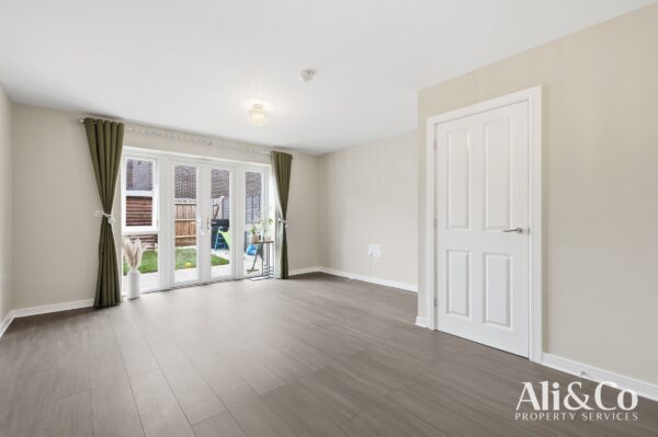 Dovestone Close, Grays