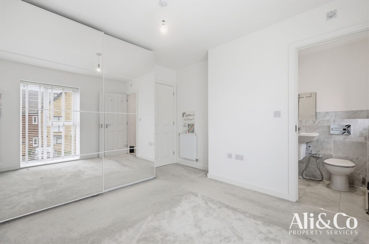 Dovestone Close, Grays
