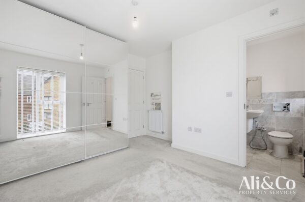 Dovestone Close, Grays