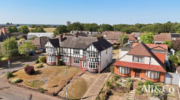 Wood View, Grays