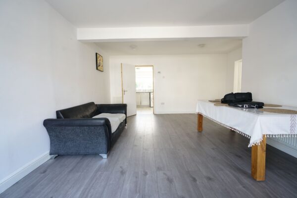 Manser Road, Rainham