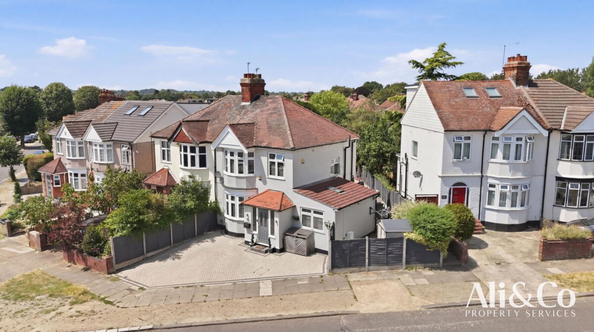 Lenmore Avenue, Grays