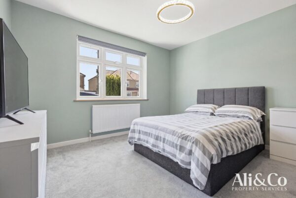 Carlton Road, Grays
