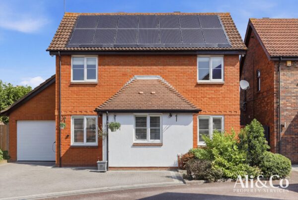 Northfields, Grays