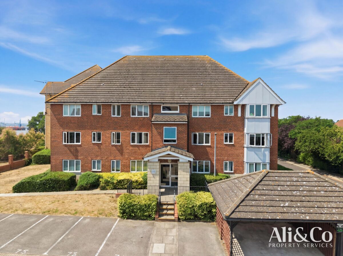 St. Leonards Close, Grays
