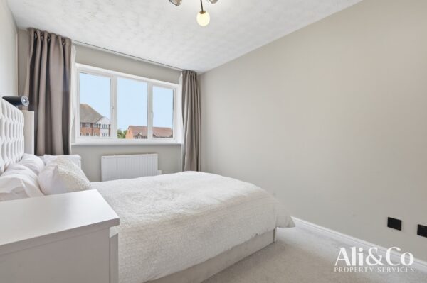St. Leonards Close, Grays