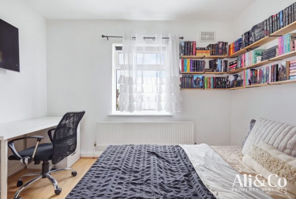 Palmerston Road, Grays