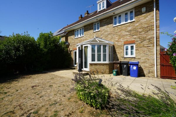 Dove Close, Chafford Hundred, Grays