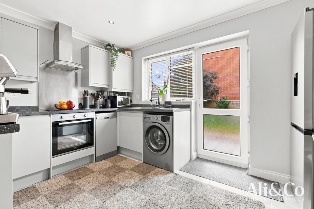 Devereux Road, Grays