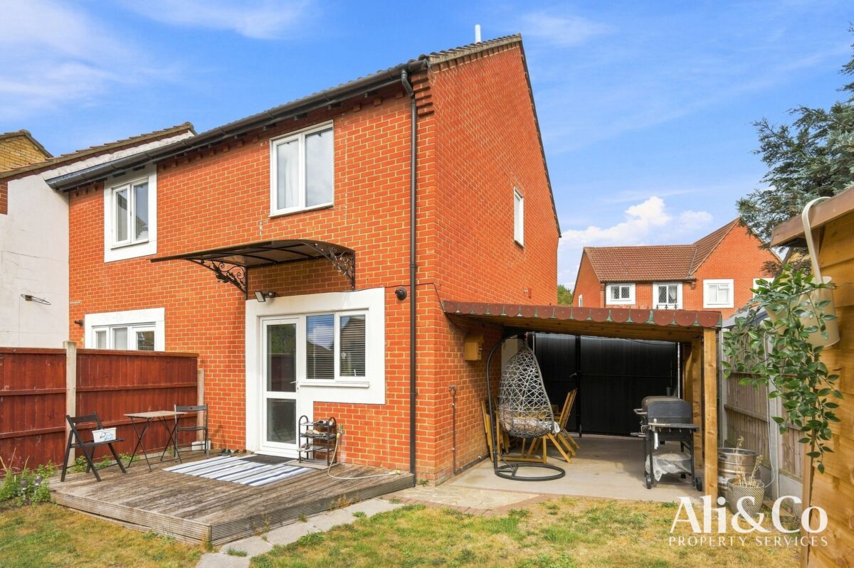 Devereux Road, Grays