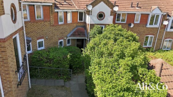Caravel Close, Grays