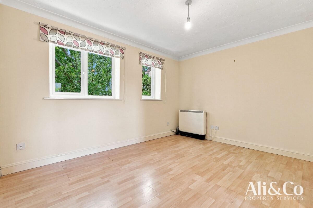 Caravel Close, Grays