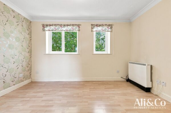 Caravel Close, Grays