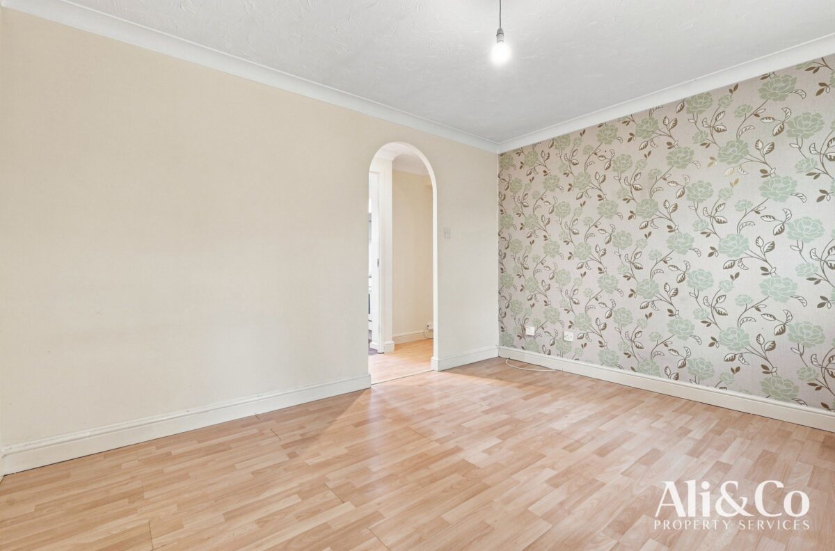 Caravel Close, Grays