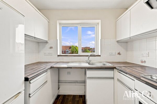 Caravel Close, Grays