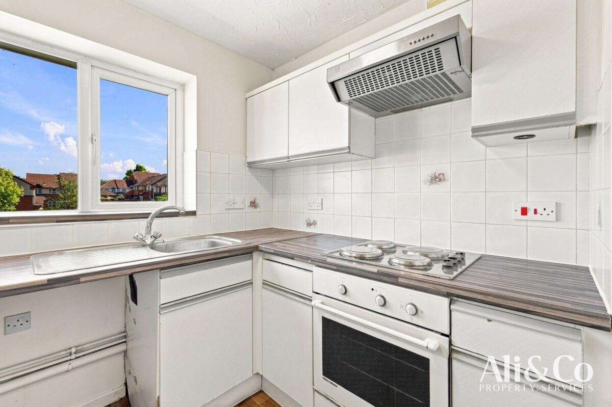 Caravel Close, Grays