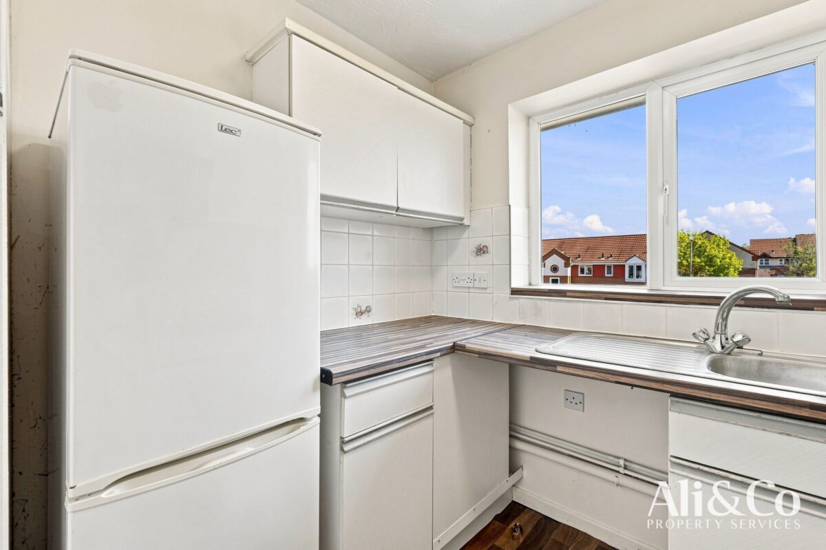 Caravel Close, Grays