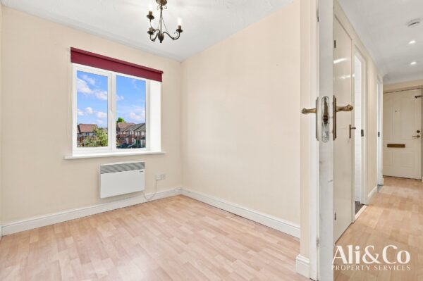 Caravel Close, Grays