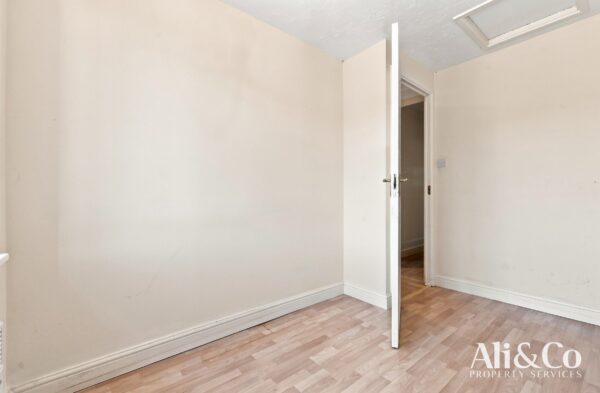 Caravel Close, Grays
