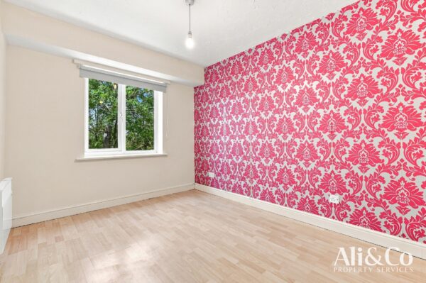 Caravel Close, Grays