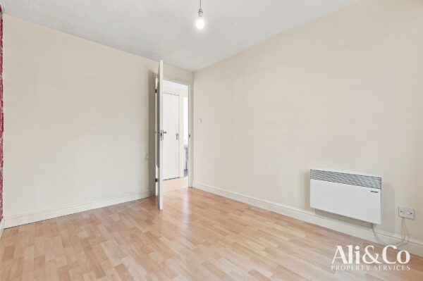 Caravel Close, Grays