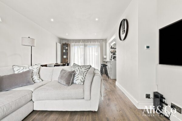 Fieldway, Grays