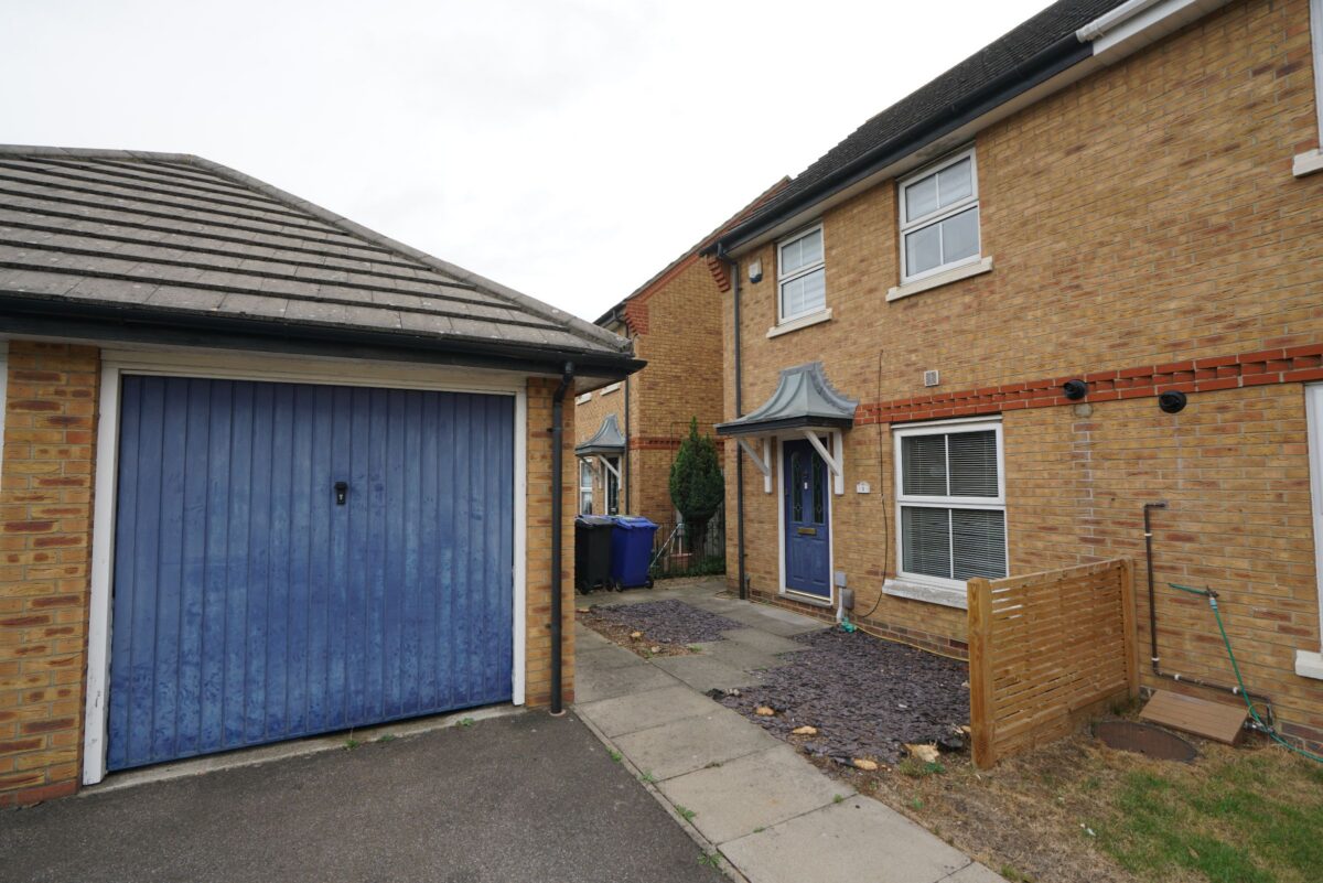 Fleming Road, Chafford Hundred, Grays