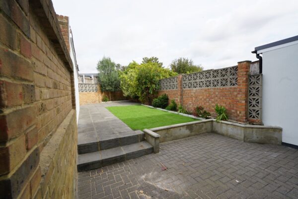 Silverlocke Road, Grays