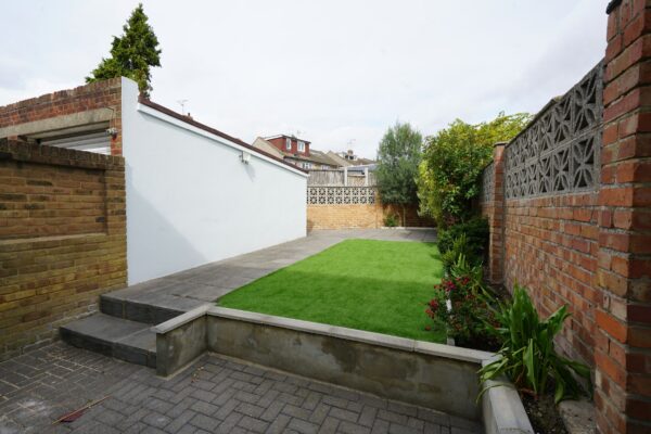 Silverlocke Road, Grays