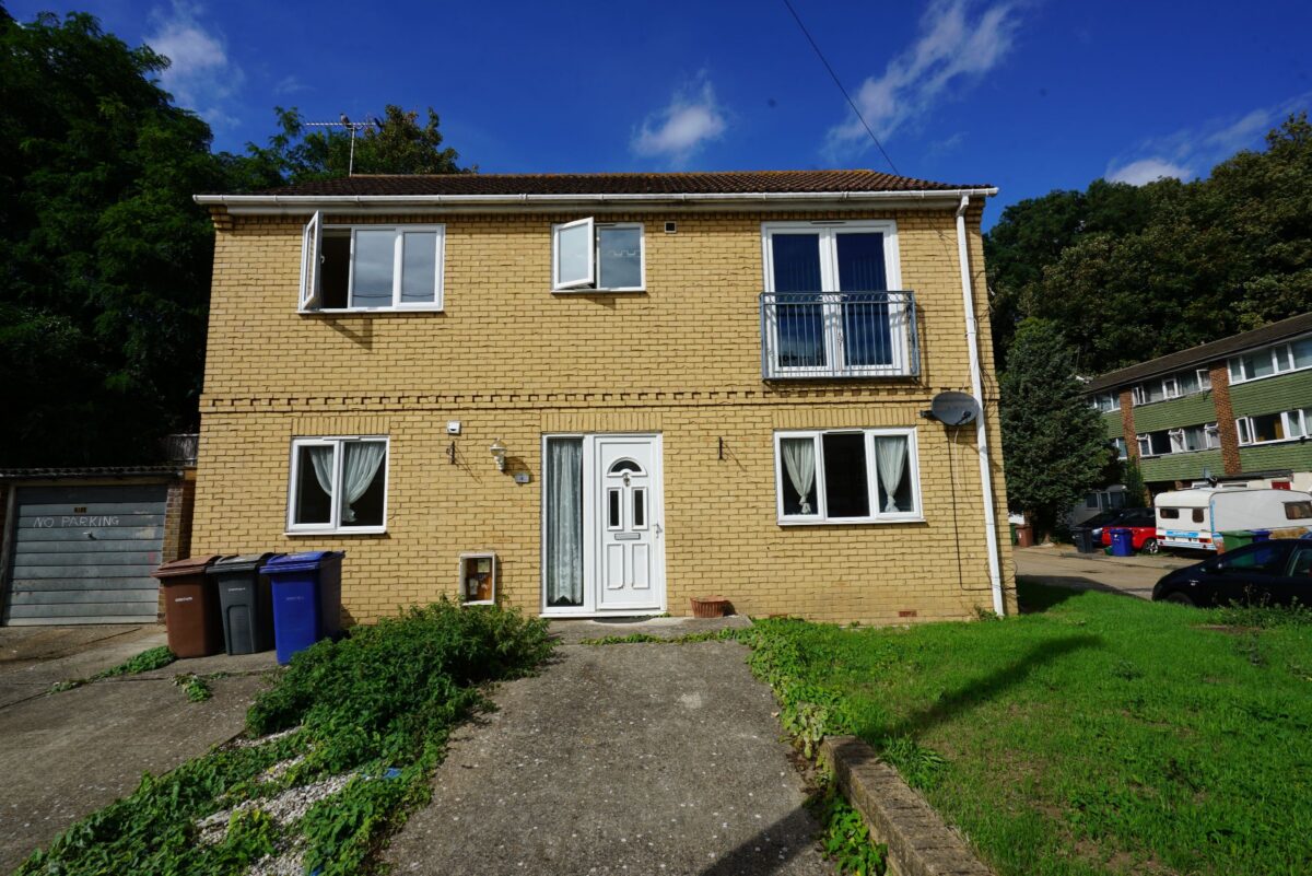 Rookwood Close, Grays