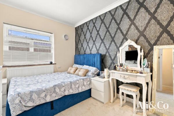 Kent Road, Grays