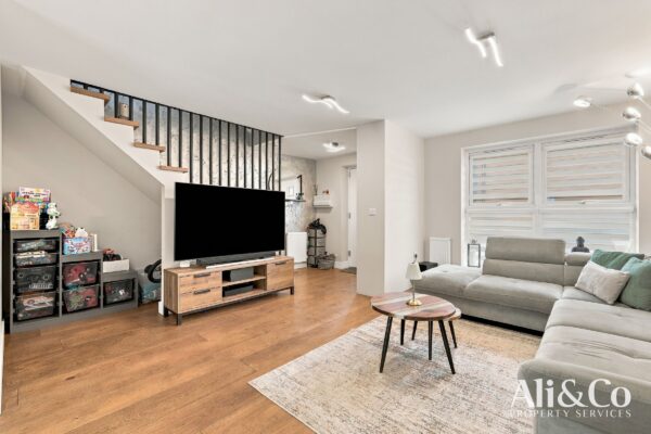Sartoria Close, Grays