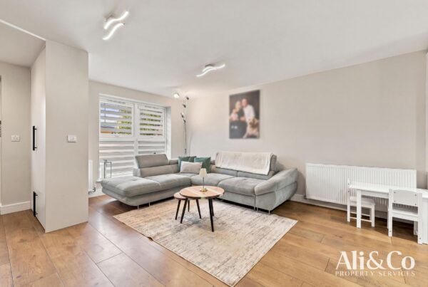 Sartoria Close, Grays