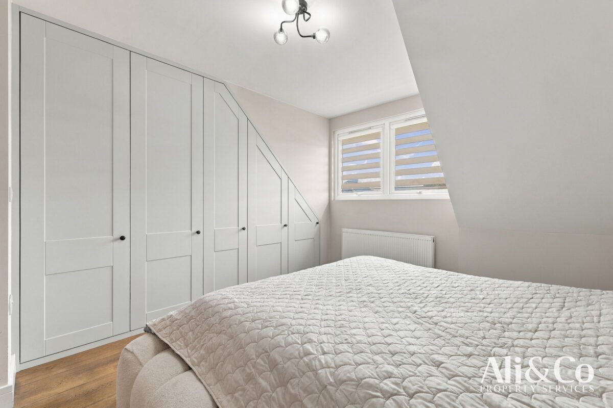 Sartoria Close, Grays