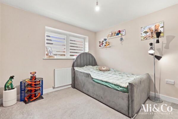 Sartoria Close, Grays
