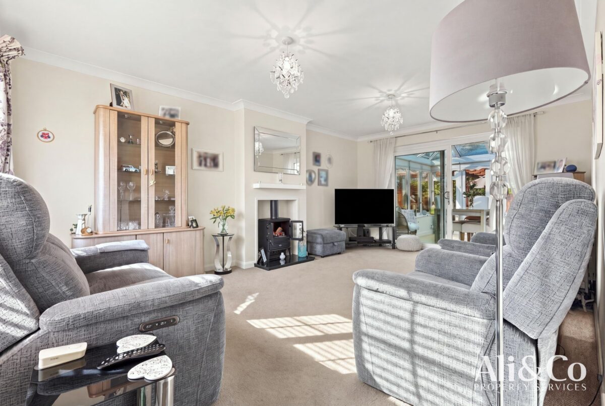 Crowstone Road, Grays