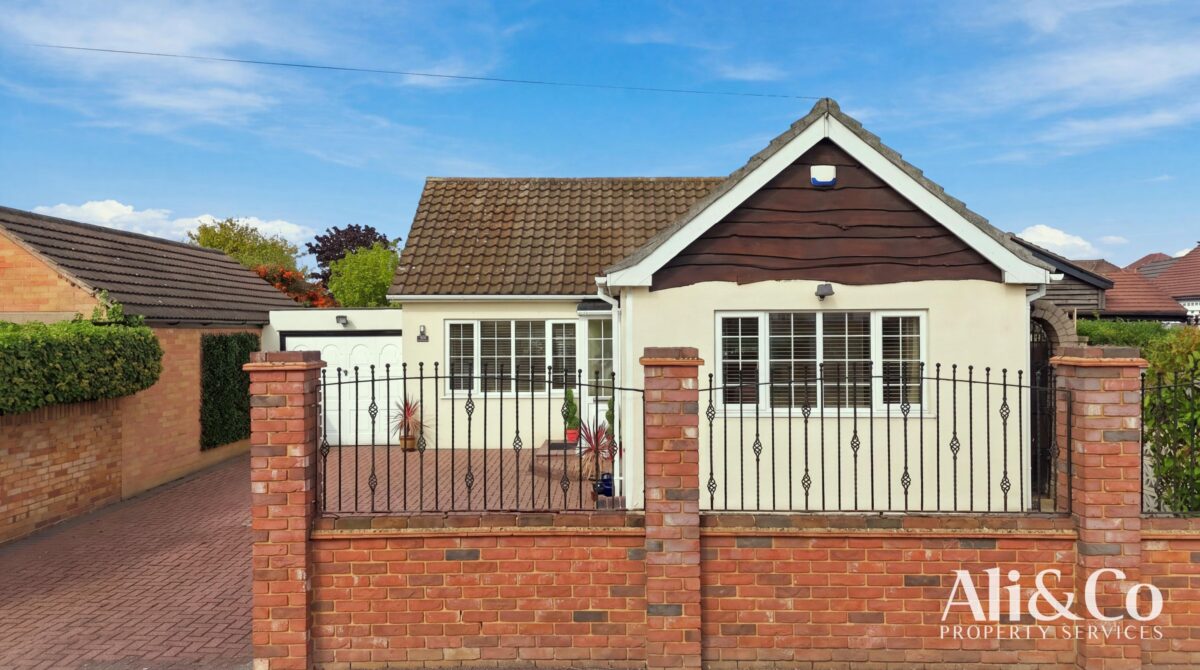 Crowstone Road, Grays