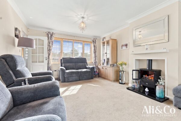 Crowstone Road, Grays